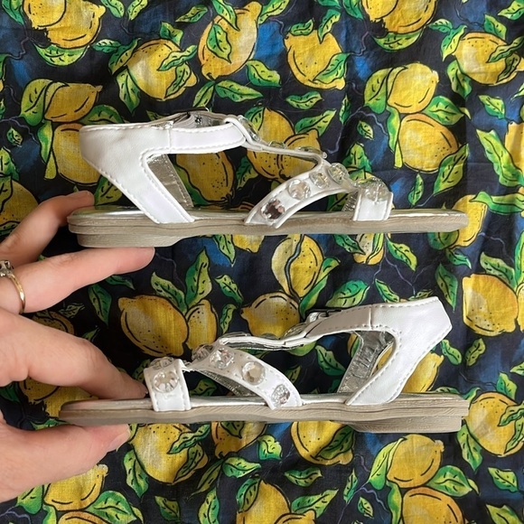 Brand New Kenneth Cole Reaction White Ankle Strap Sandals Beaded Sparkly Gems - Picture 10 of 15